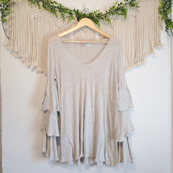 Free People Tops - FREE PEOPLE BEACH Gray Long Ruffle Tiered Sleeve Oversized Knit Top sz M
